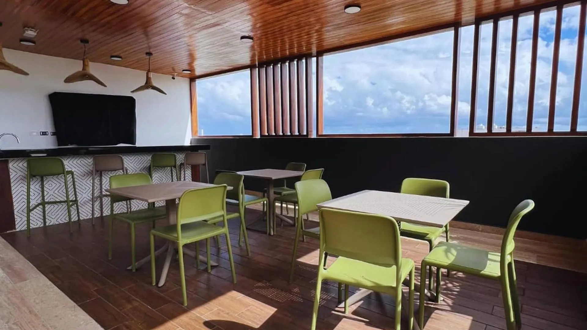 Super Cute Flat On 5Th Ave In Pdc Steps From Beach 신데 델 카르멘