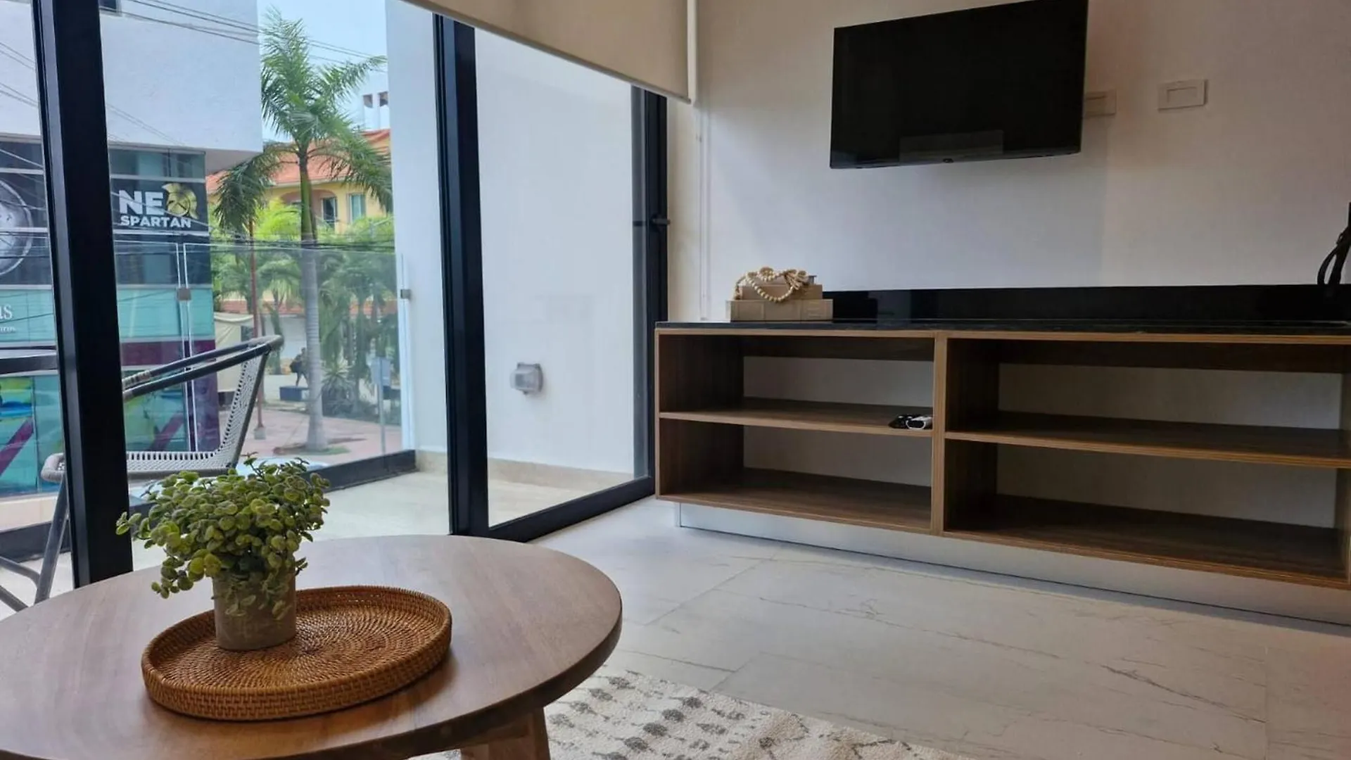 Super Cute Flat On 5Th Ave In Pdc Steps From Beach 신데 델 카르멘
